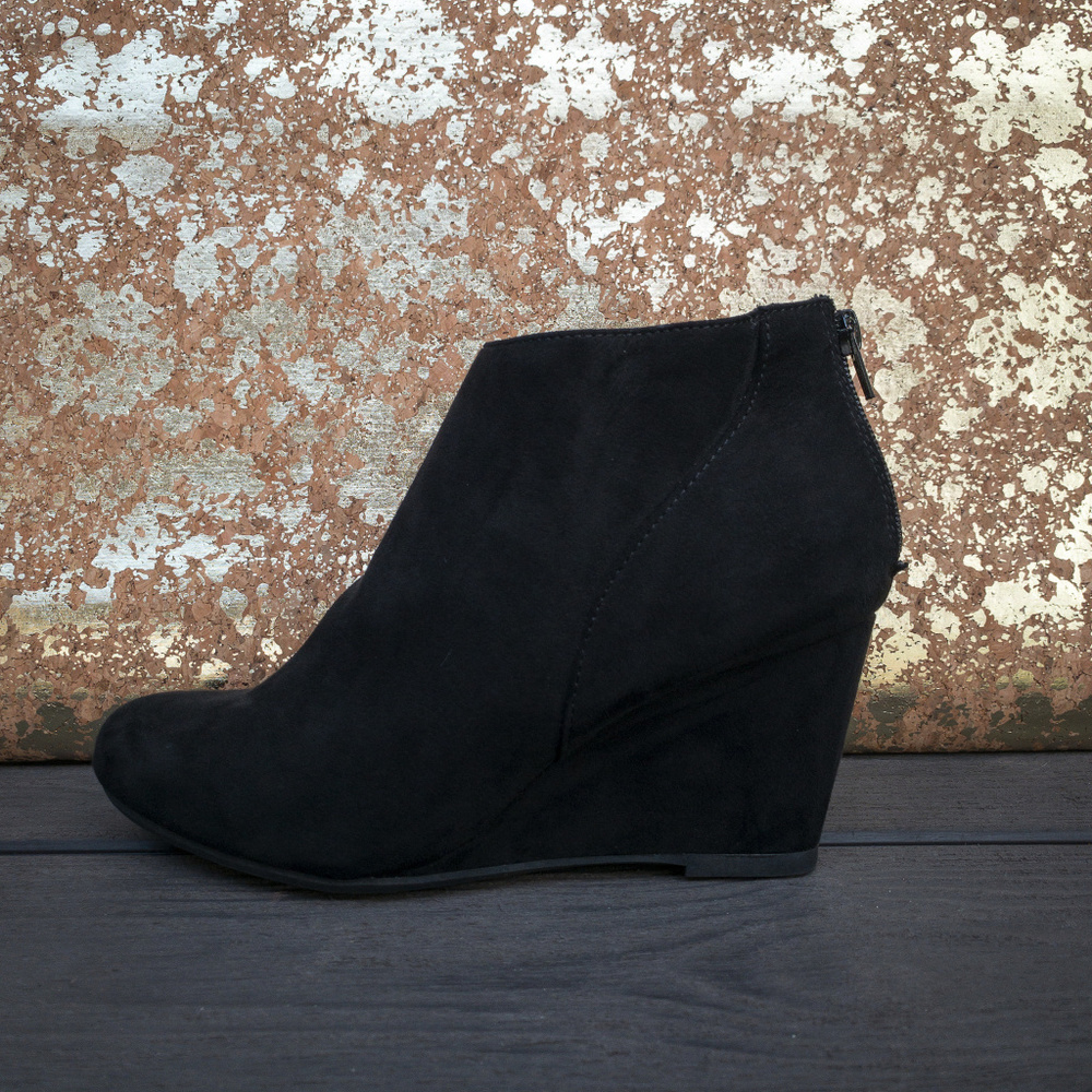 NWT Fioni Ankle Booties Black Sz 9.5 (A9)